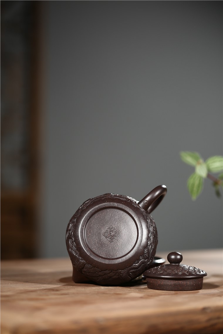 张雪军作品 双龙戏珠