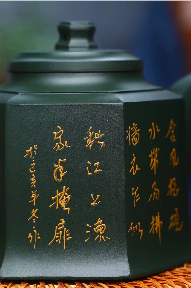 俞震作品 六方金钟图片