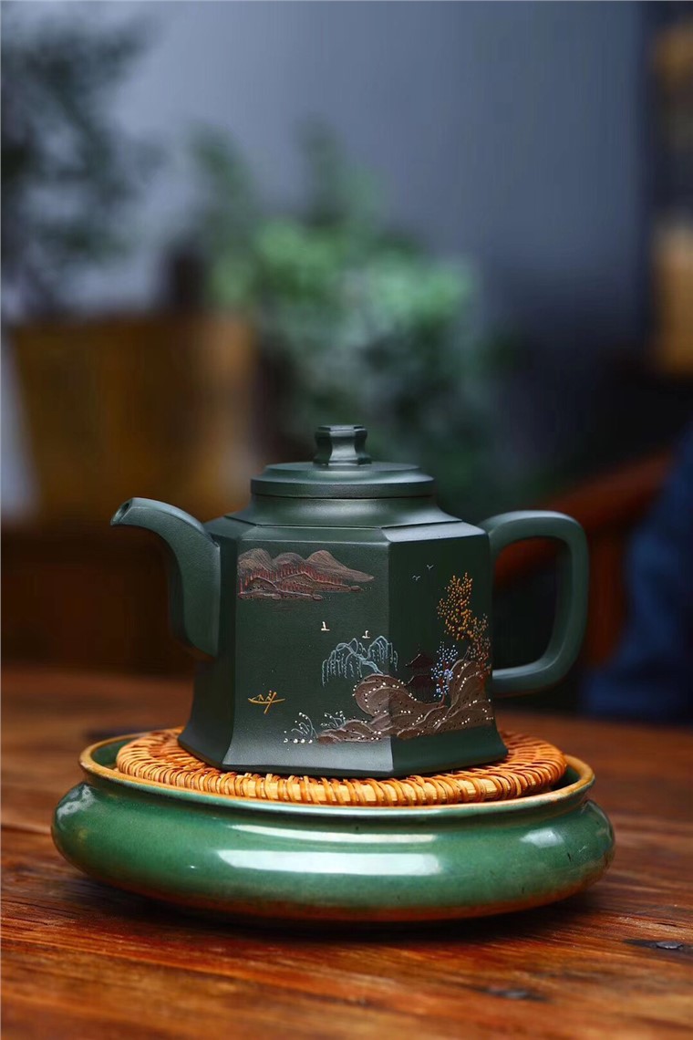 俞震作品 六方金钟图片