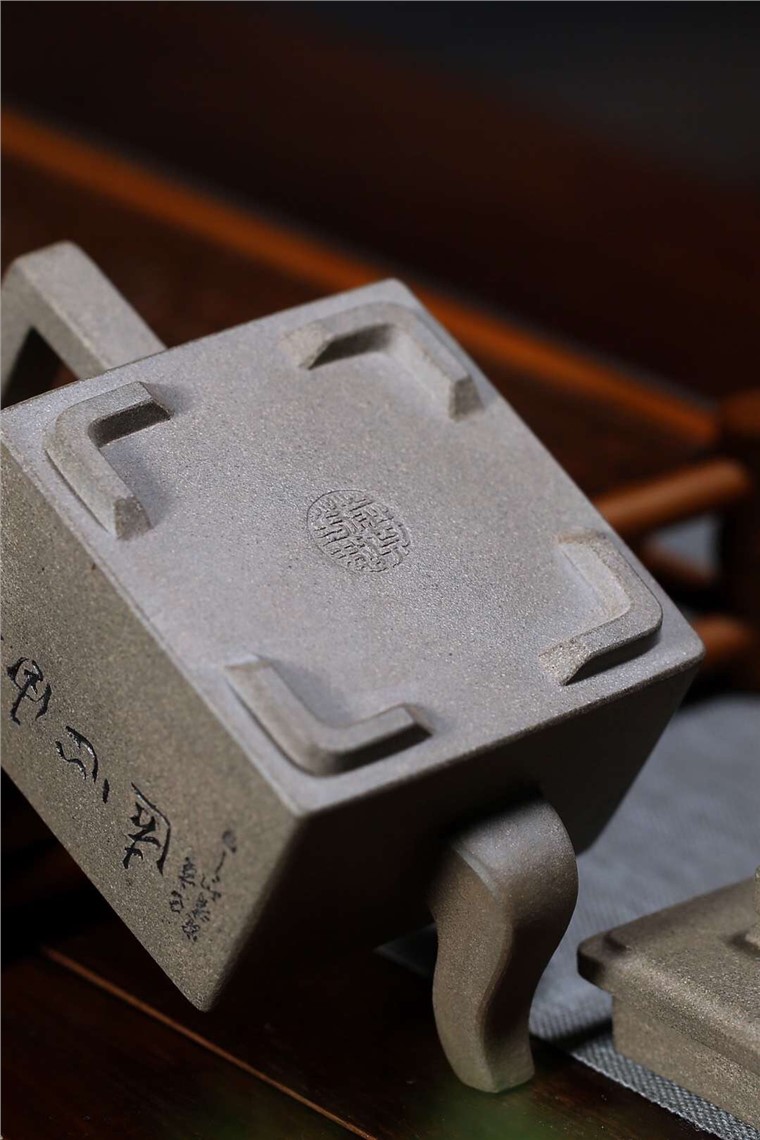 庄其芳作品 亚明四方