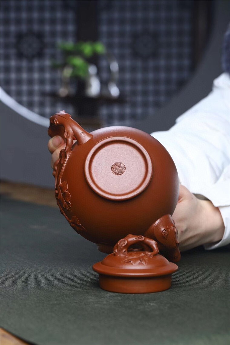 范文杰作品 松鼠葡萄