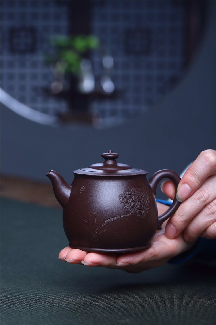 朱水娟作品 禅莲壶图片