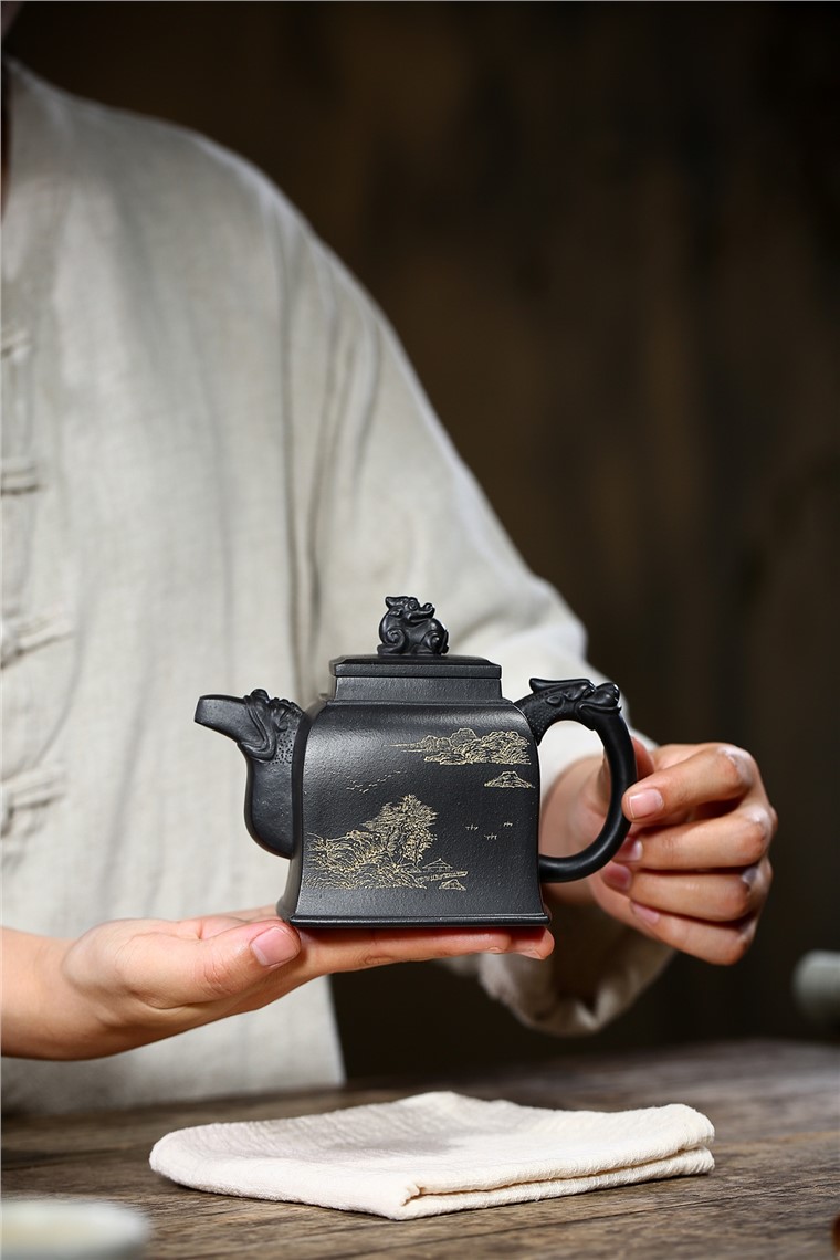 白洪欣作品 龙行四方图片