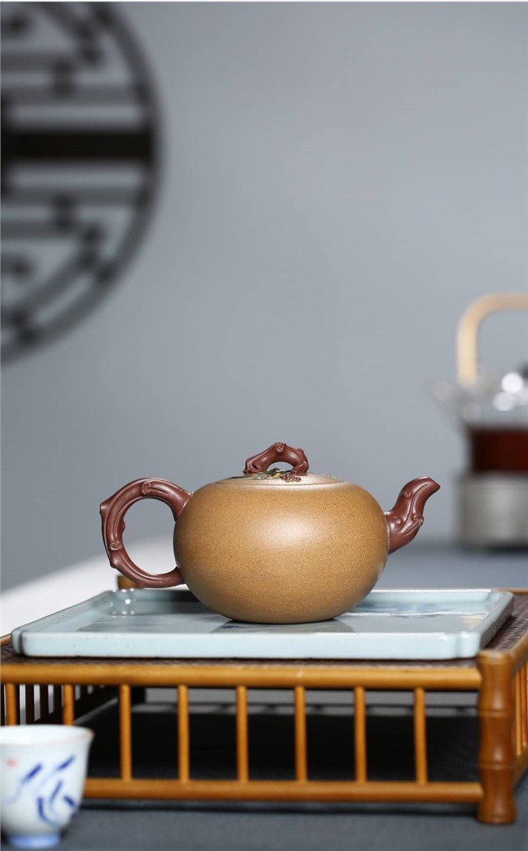 蒋惠娟作品 葡萄壶图片