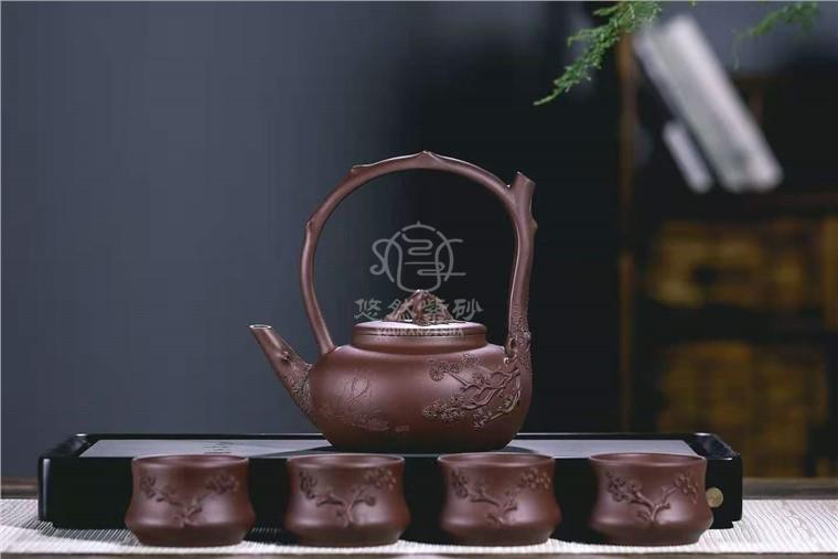 范微琴作品 提梁古松图片