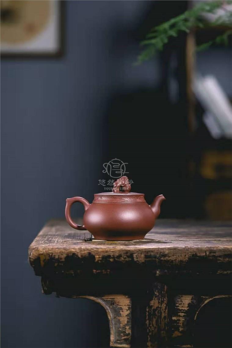 范微琴作品 瑞狮壶图片