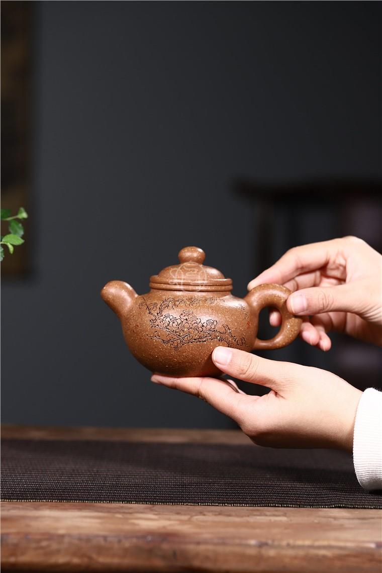 周莹作品 掇球图片