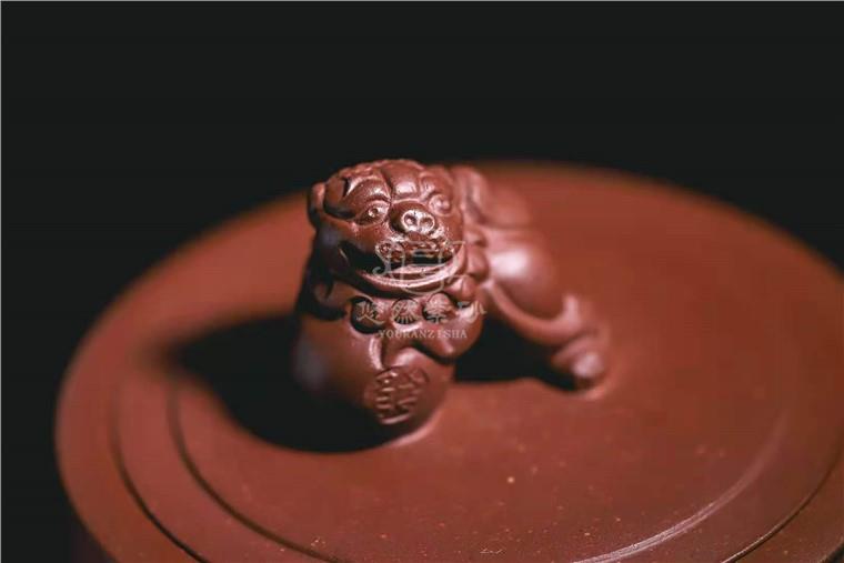 范微琴作品 瑞狮壶图片