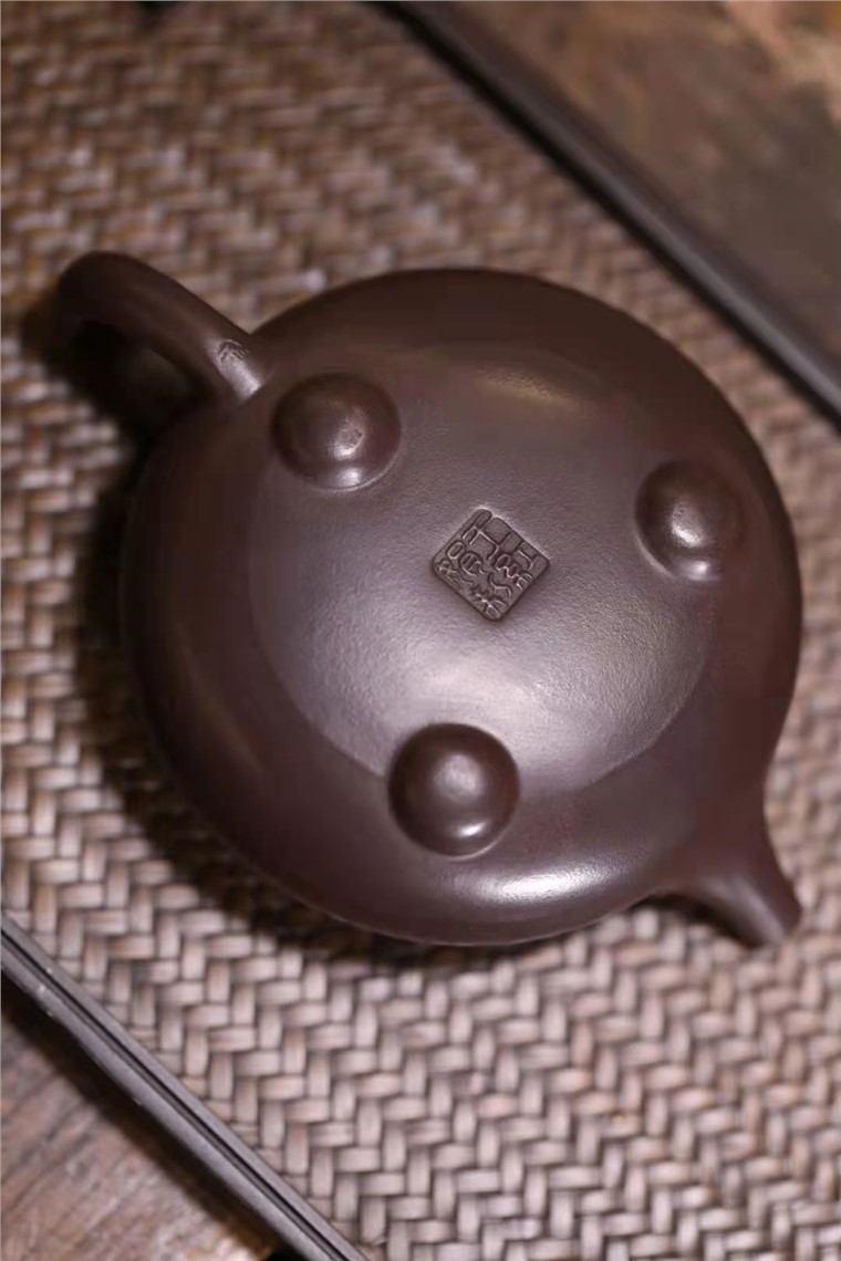 王红娟作品 牛盖石瓢