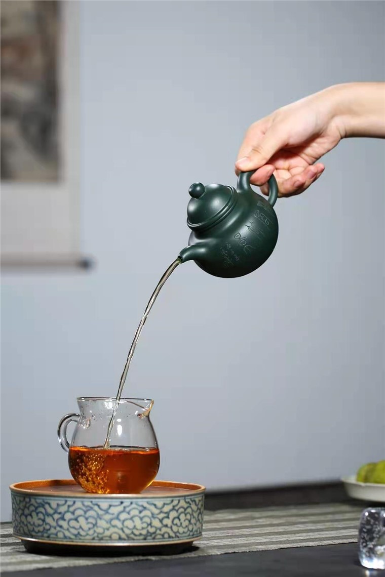 陈顺根作品 掇球壶