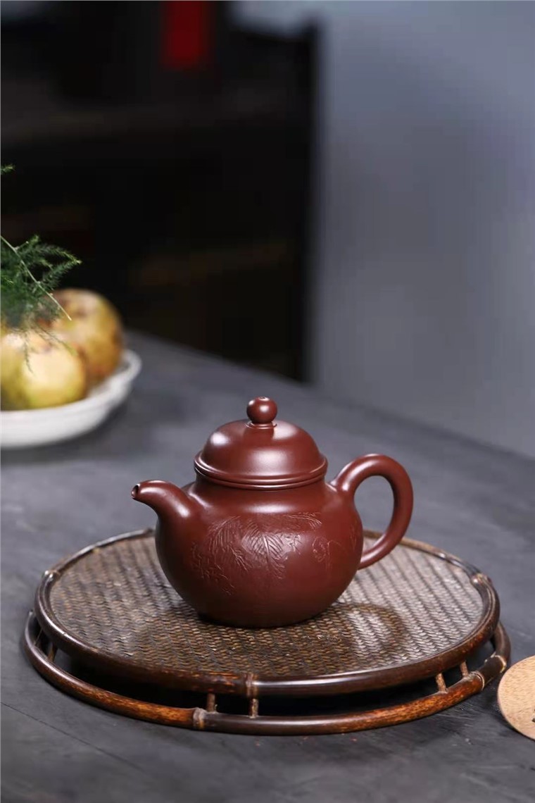 郭余华作品 掇球图片