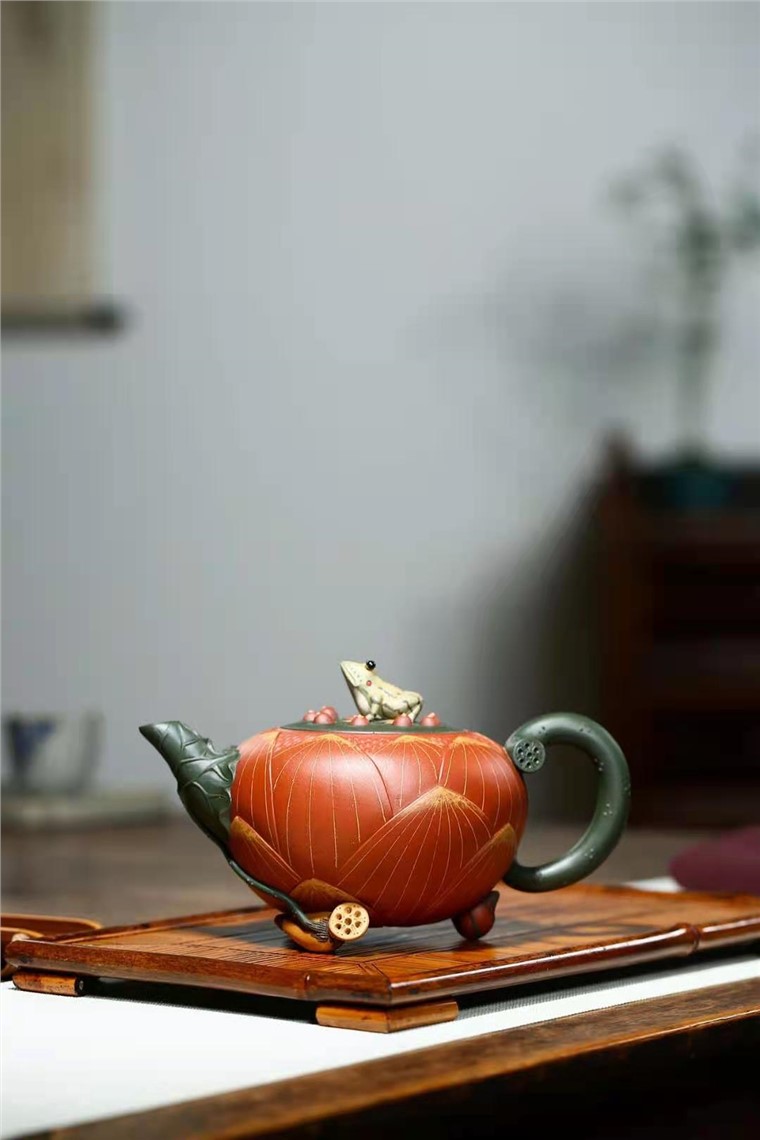 张伟军作品 青蛙莲子套组图片