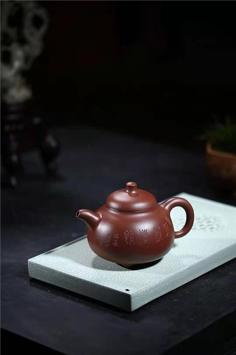 王国祥作品 三足乳丁图片