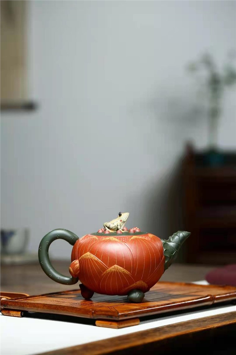 张伟军作品 青蛙莲子套组图片