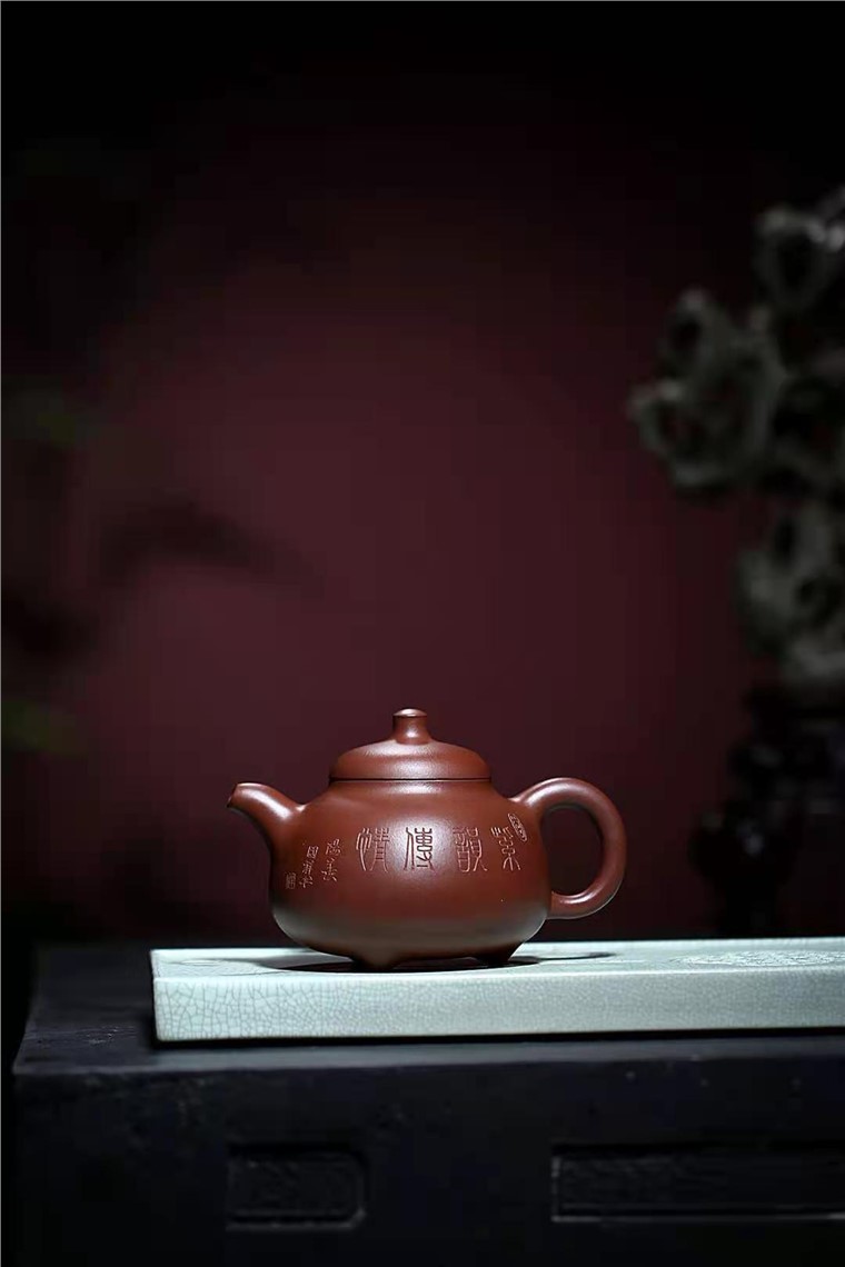王国祥作品 三足乳丁图片