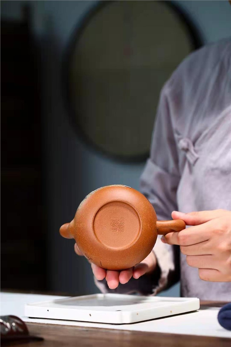张伟军作品 山水玉乳壶图片