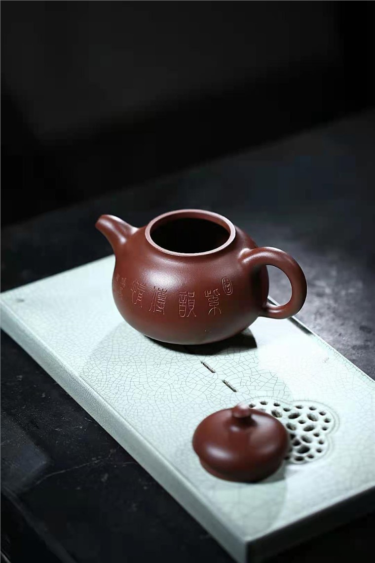 王国祥作品 三足乳丁图片