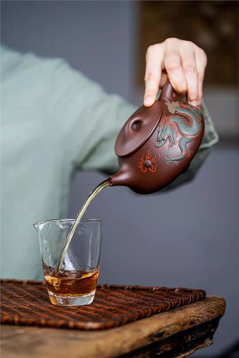 陈浩作品 游龙戏珠