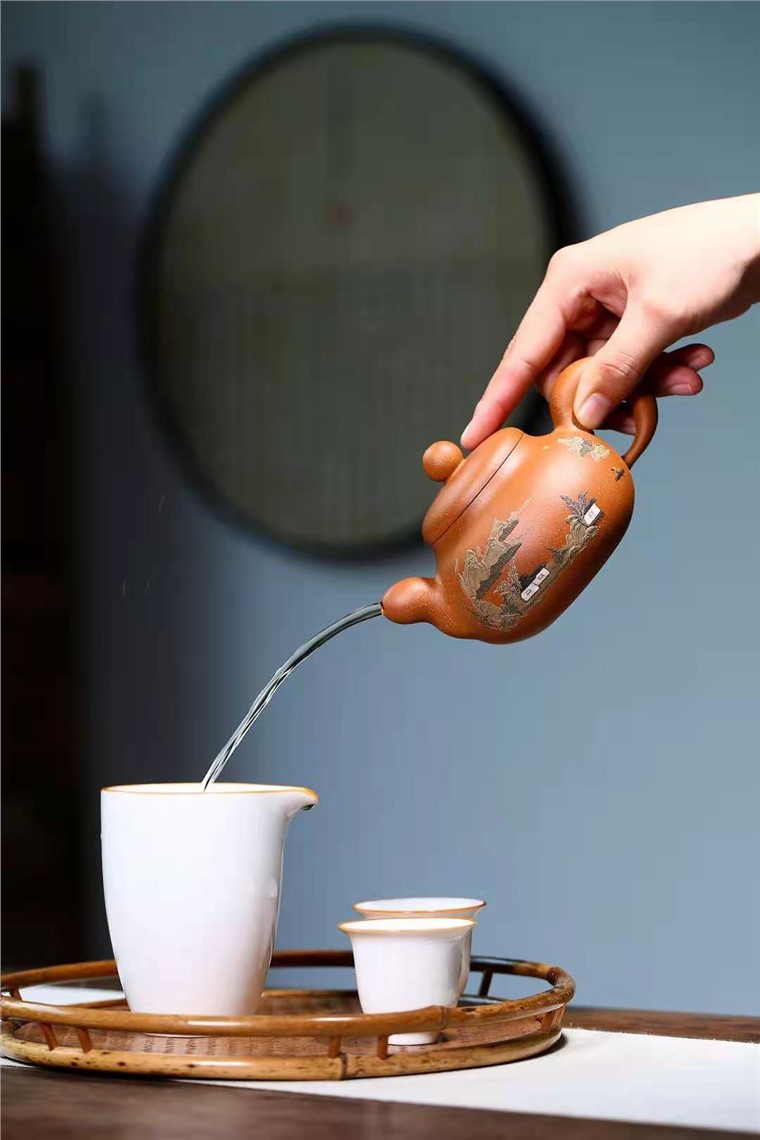张伟军作品 山水玉乳壶