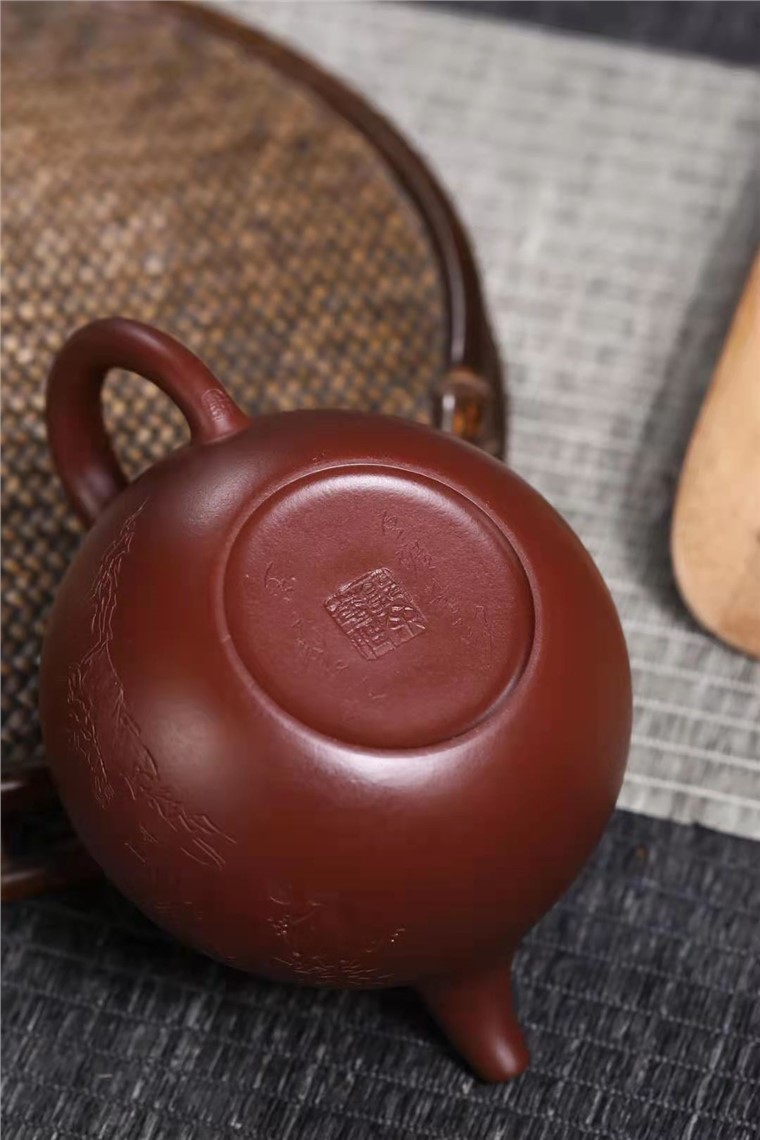 郭余华作品 掇球