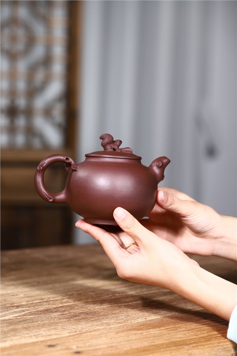 史宗娟作品 松鼠葡萄图片
