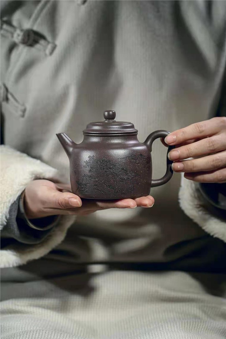 牟锦芬作品 高德钟图片