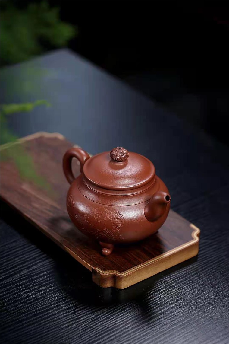 王国祥作品 三足祥龙图片