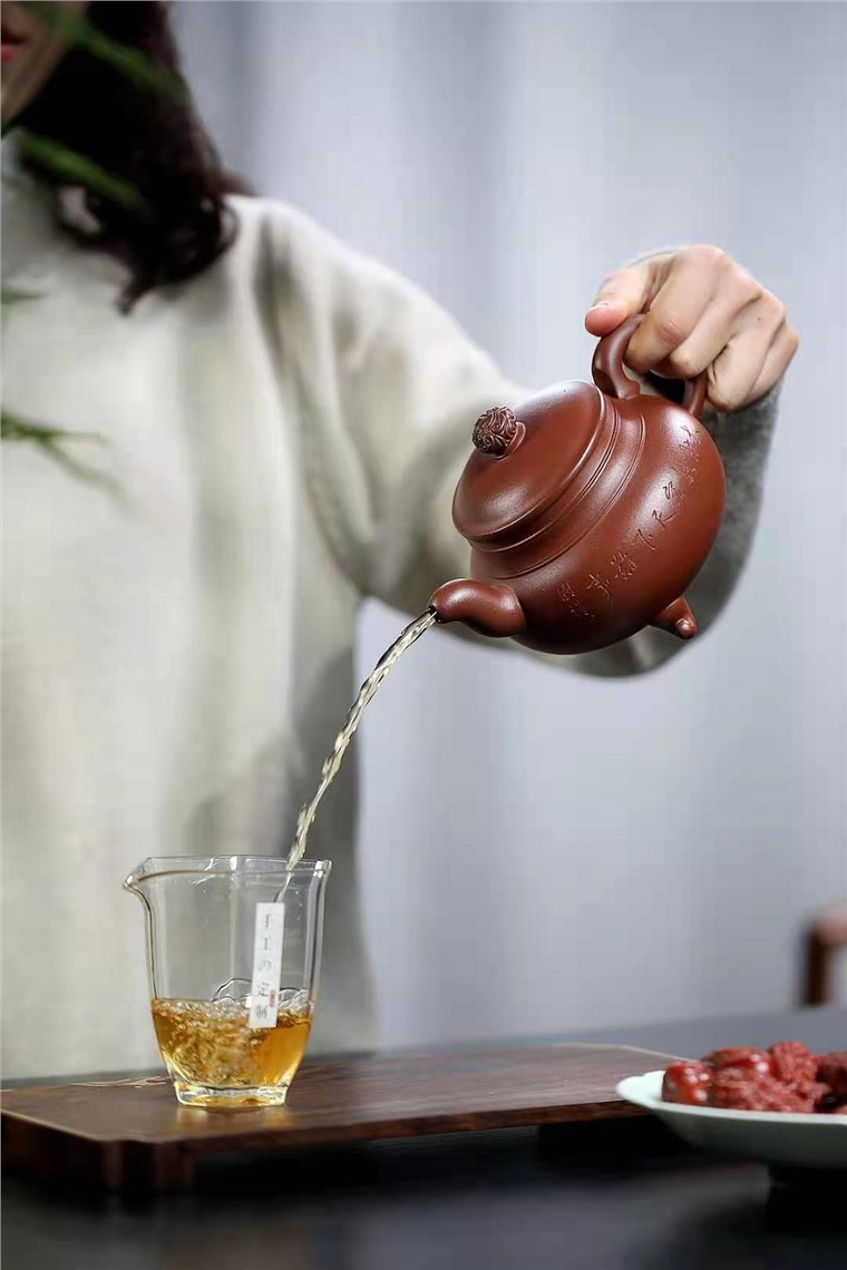 王国祥作品 三足祥龙图片