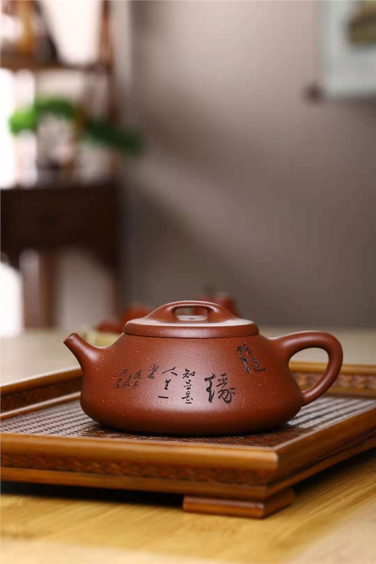成梅英作品 纳瓢图片