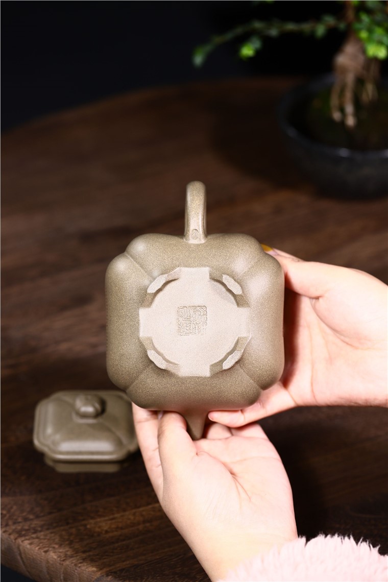 徐勤作品 抽角传炉