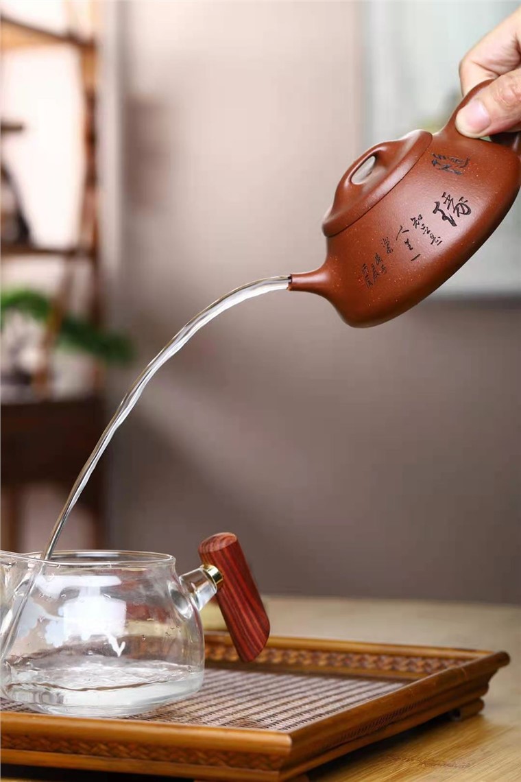 成梅英作品 纳瓢