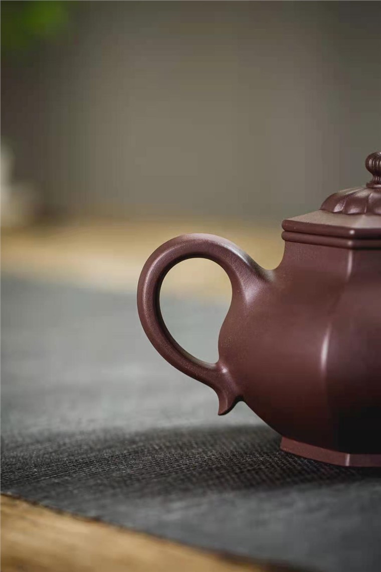 牟锦芬作品 六方花菱图片