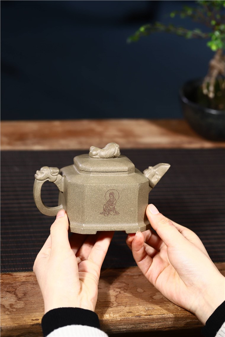 徐勤作品 八方纳福图片