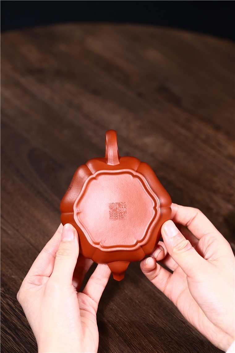 徐勤作品 筋纹宫灯