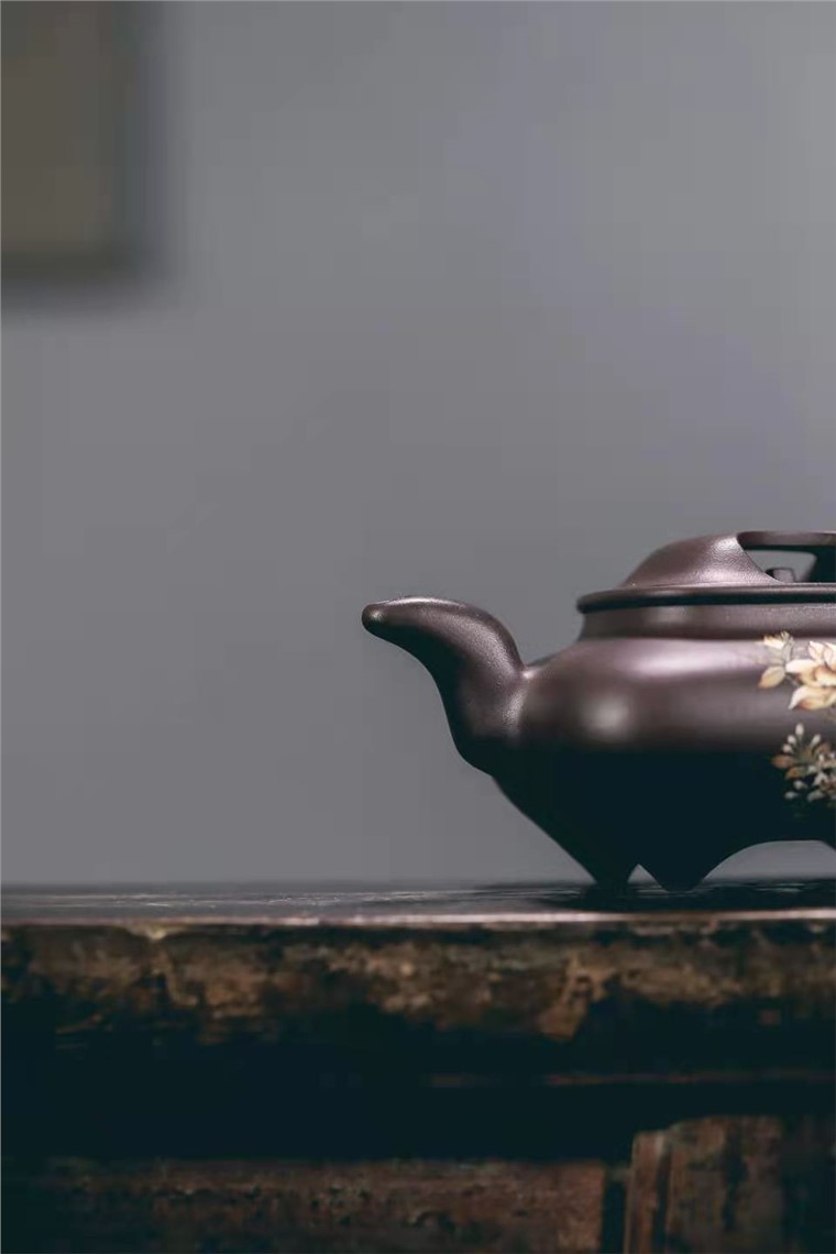 牟锦芬作品 四方牛盖图片