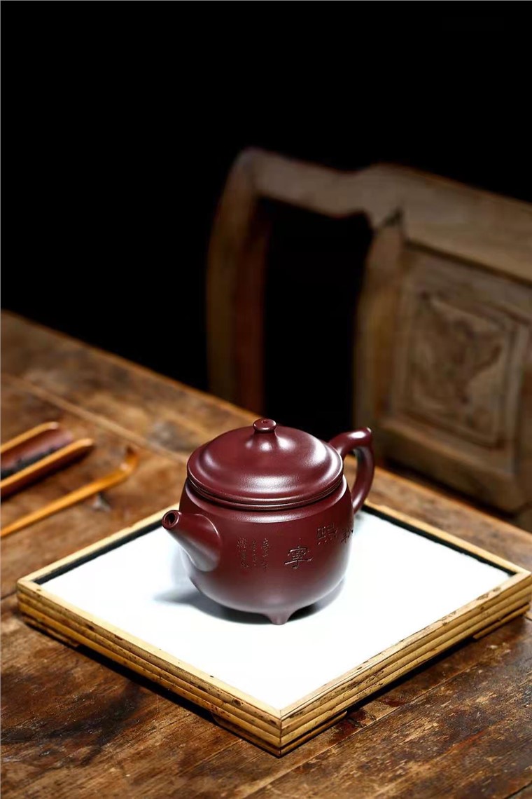 朱正琴作品 三足鼎