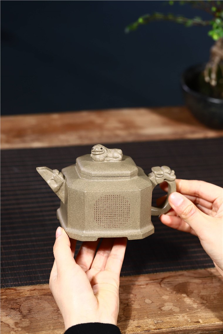 徐勤作品 八方纳福图片