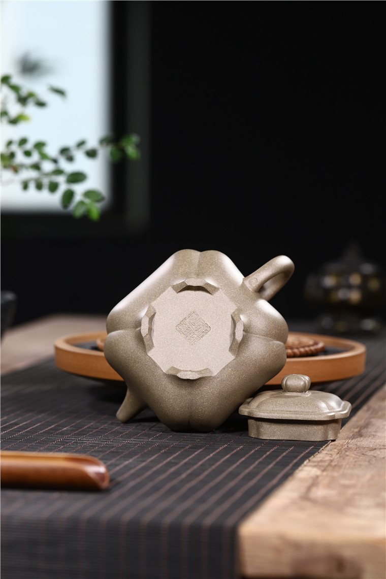 徐勤作品 抽角传炉