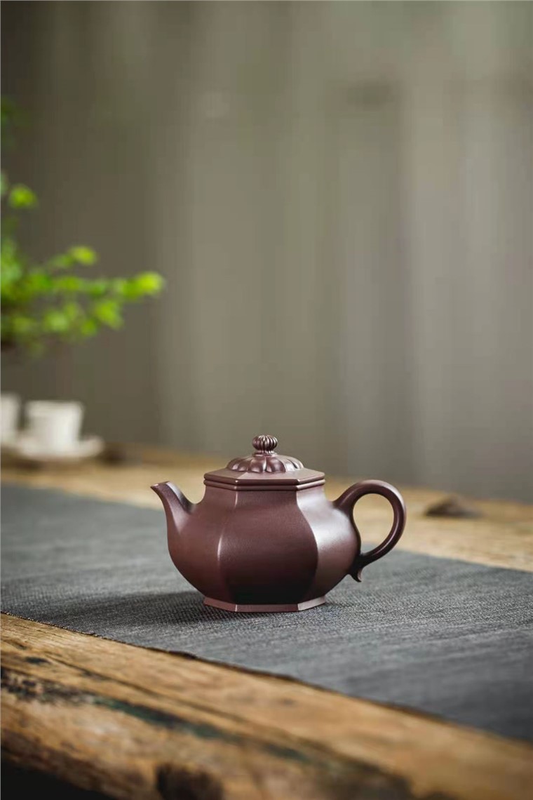 牟锦芬作品 六方花菱图片