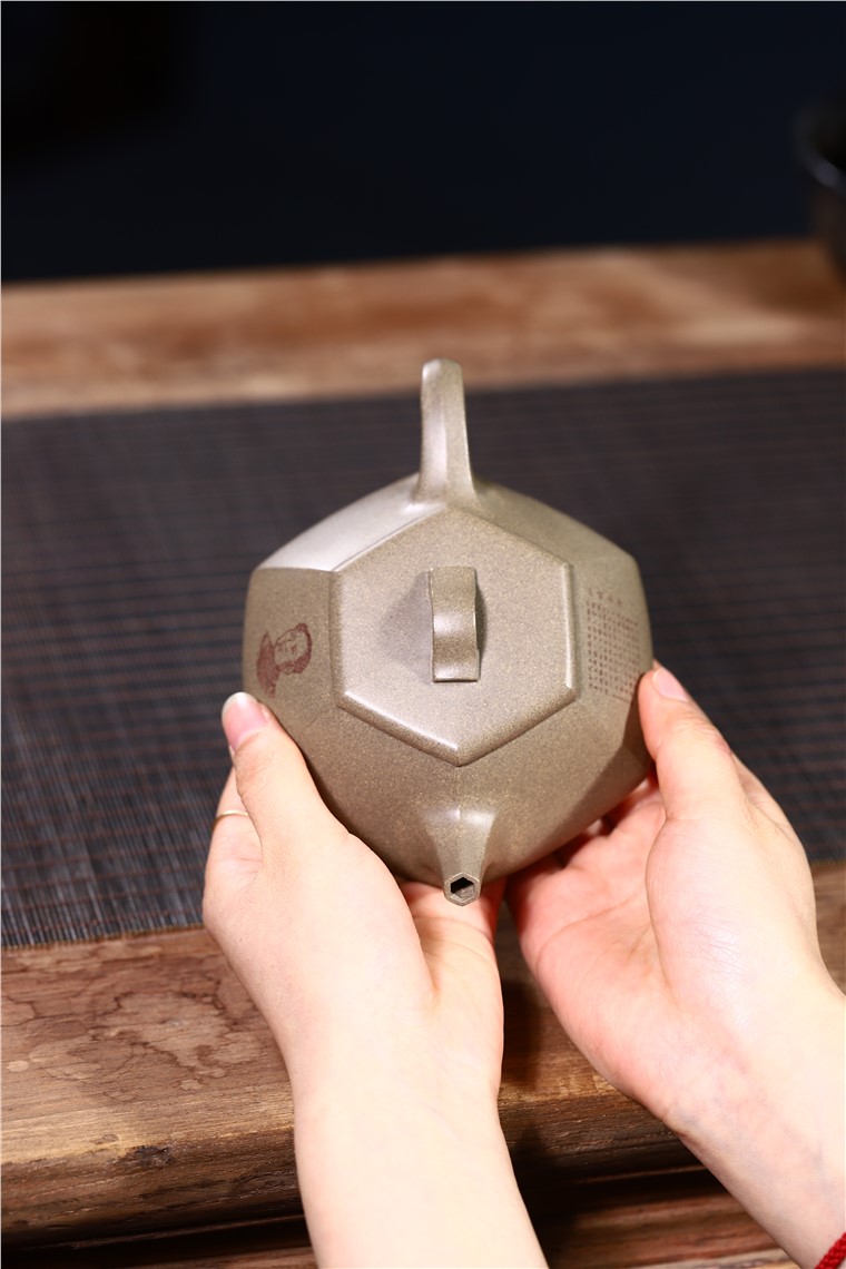 徐勤作品 六方纳瓢图片
