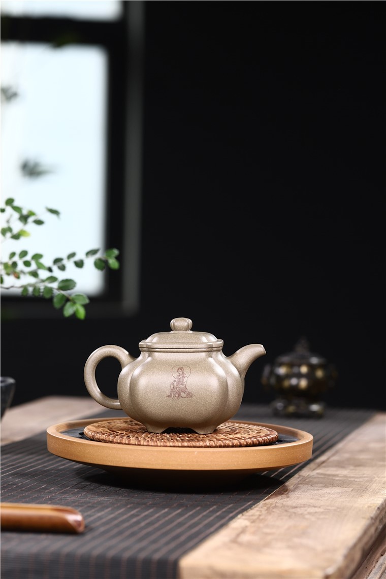 徐勤作品 抽角传炉图片