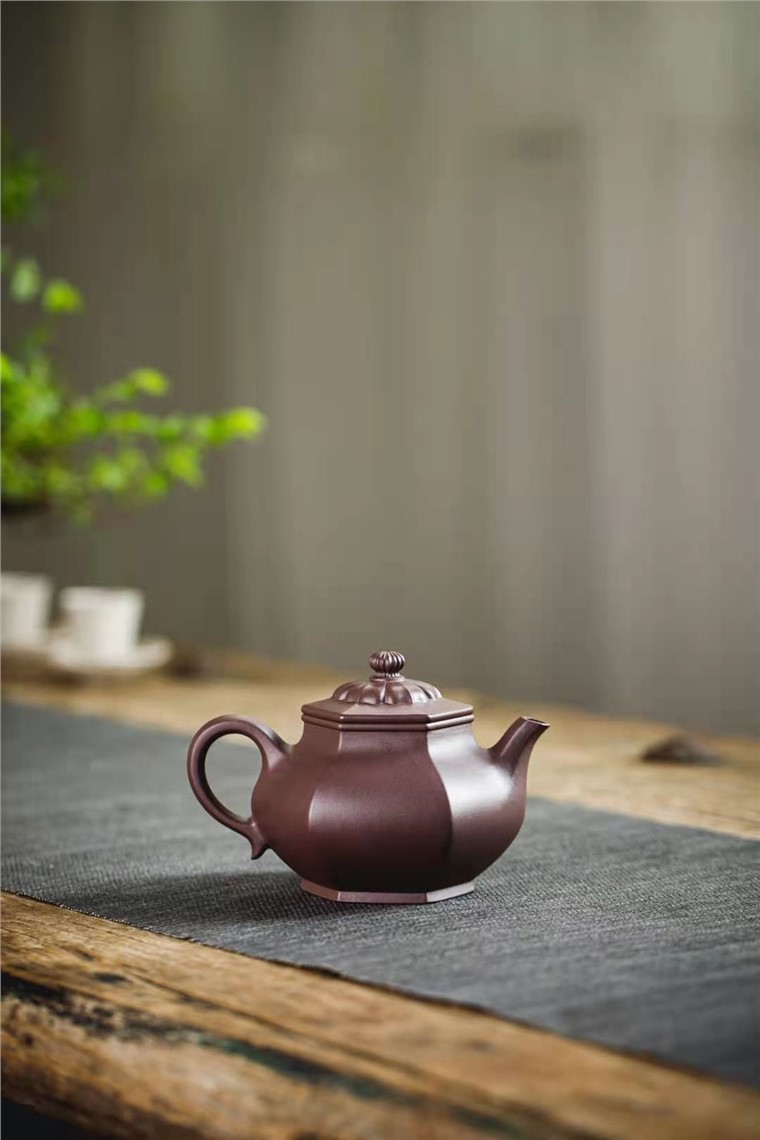 牟锦芬作品 六方花菱图片