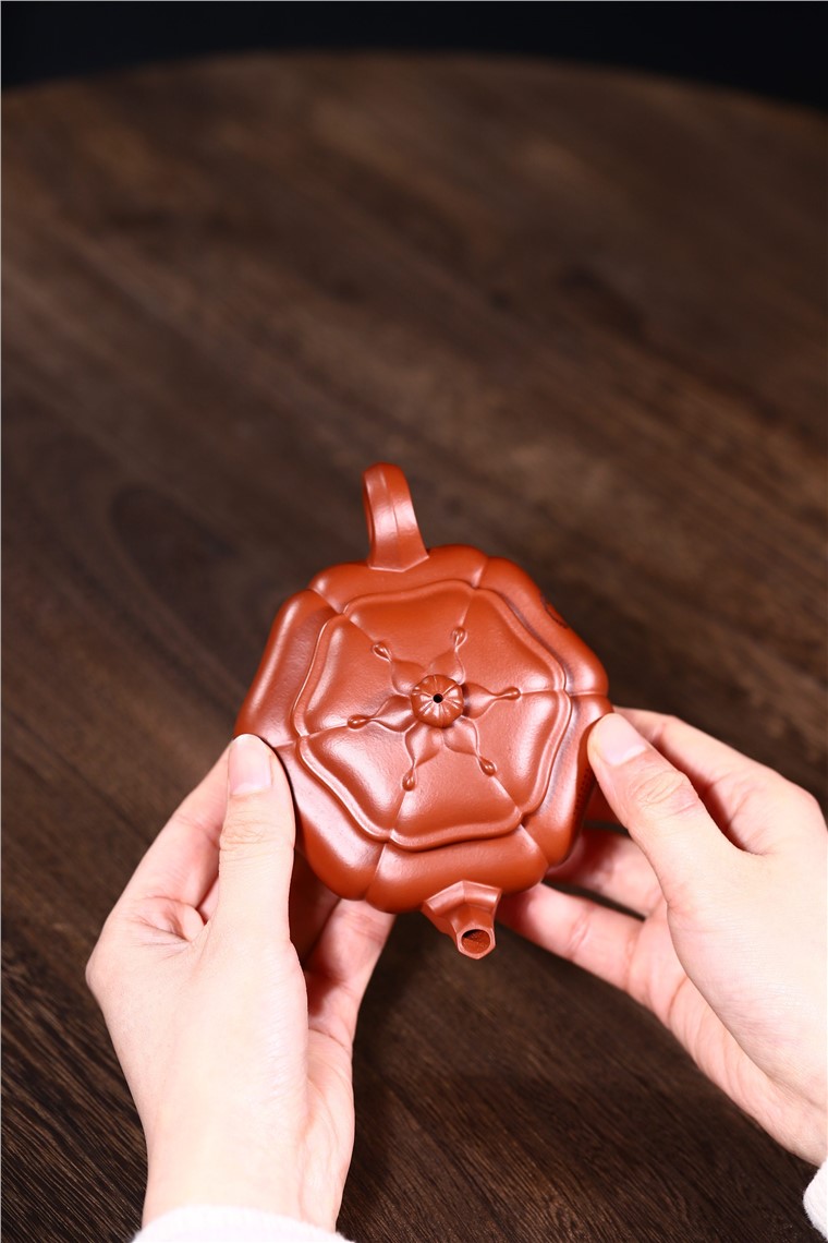 徐勤作品 筋纹宫灯图片