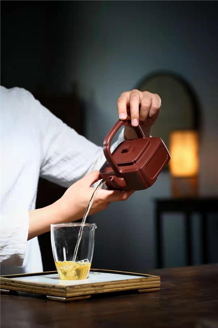 秦国萍作品 云间提梁