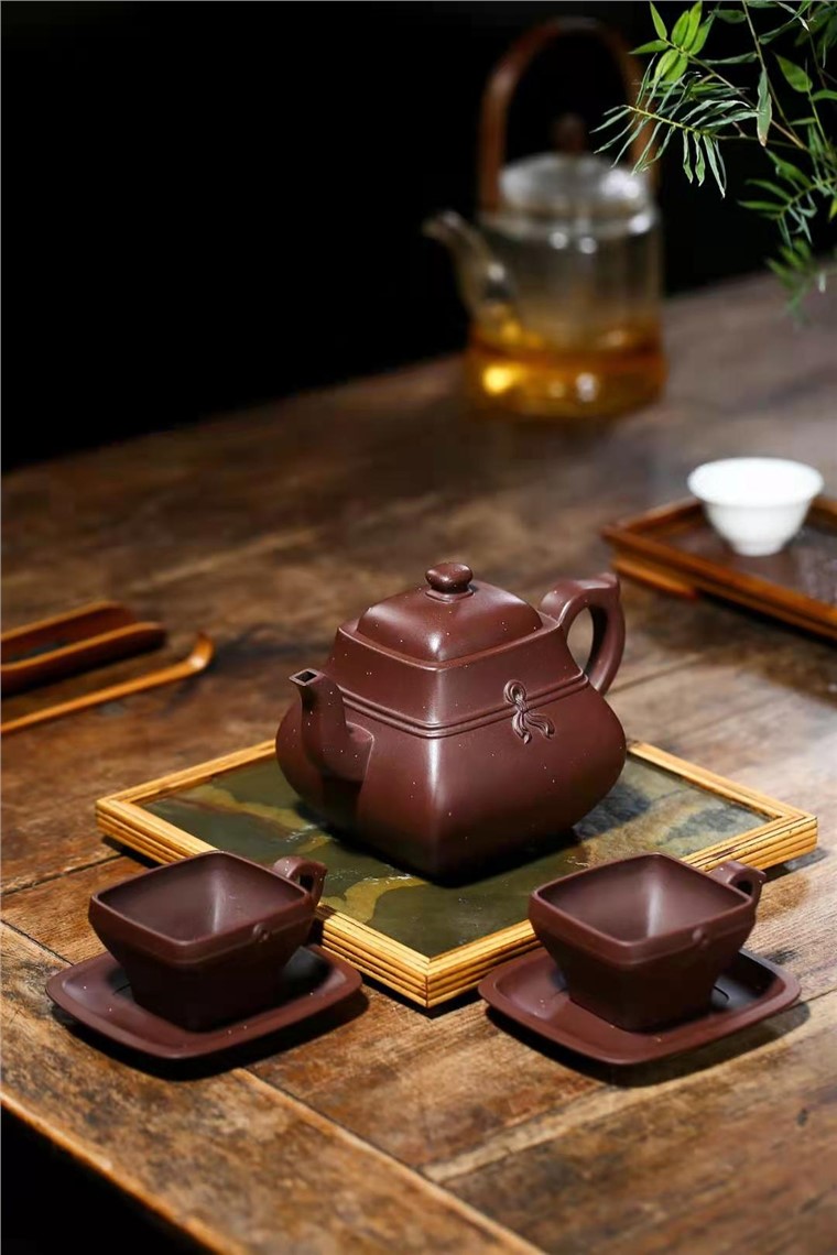 秦国萍作品 四方玉带套组图片