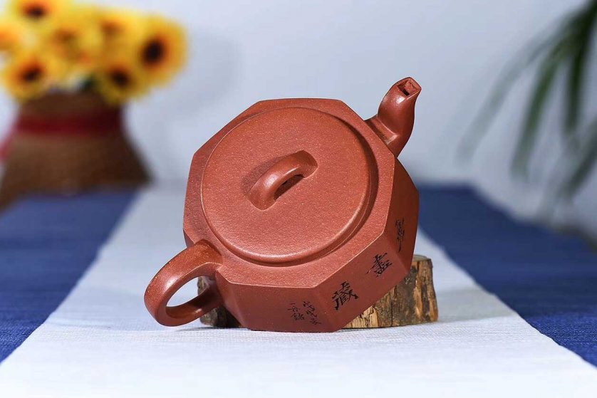 周国芳作品 六方井玉