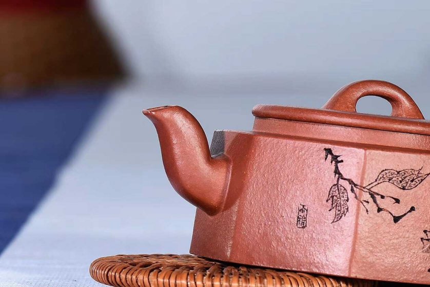 周国芳作品 六方井玉