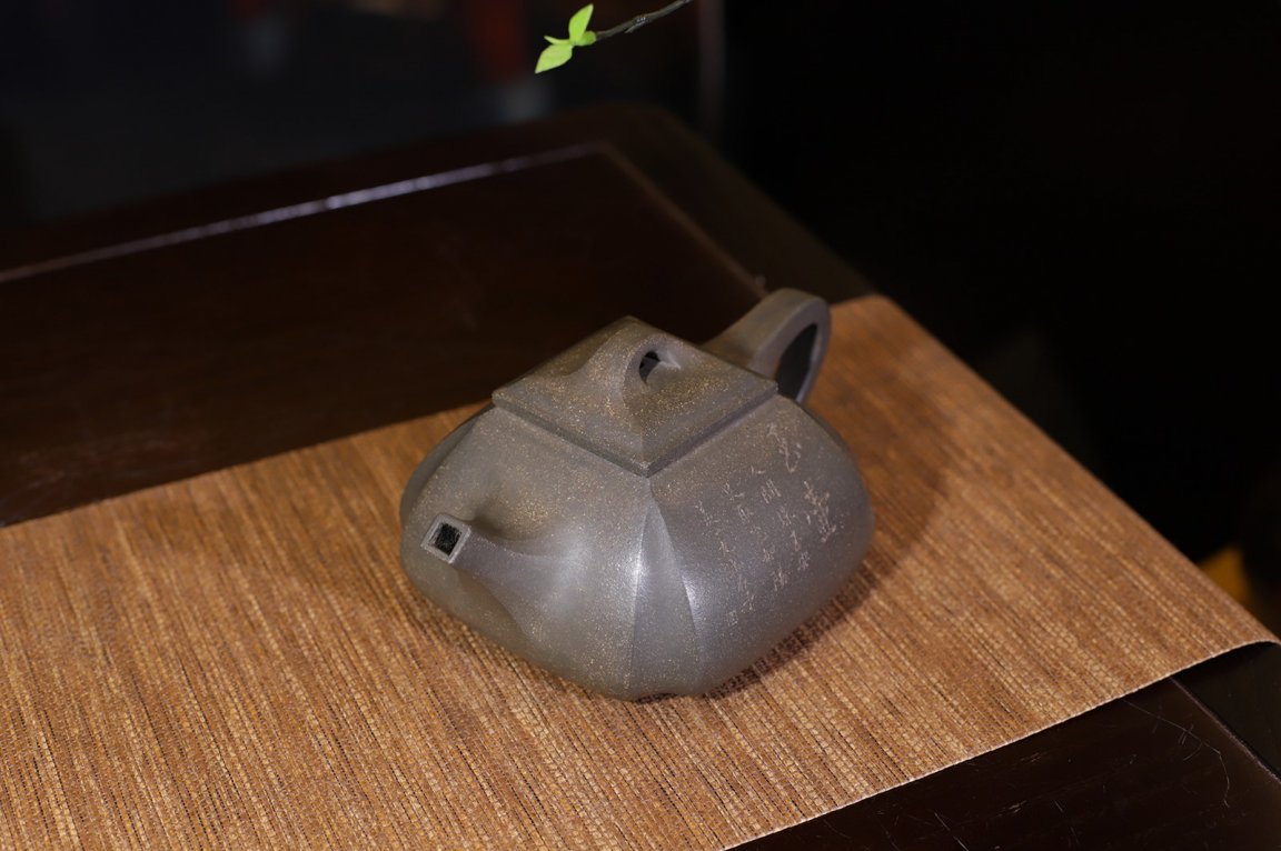 陈亚萍作品 四方抽角石瓢