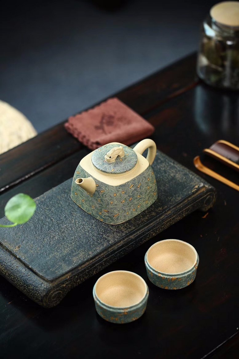 杨军保作品 绞泥禅心