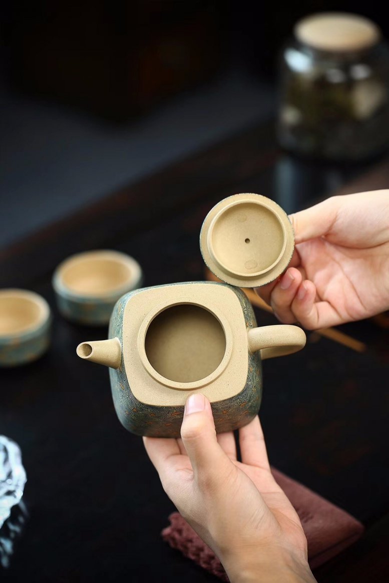 杨军保作品 绞泥禅心